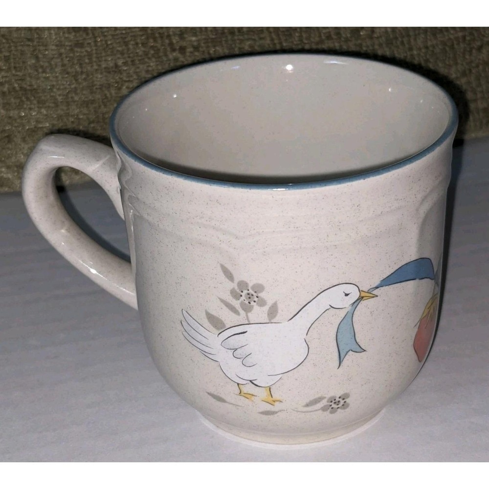 Vtg International Stoneware Goose Mugs Set of 4 Blue Bow Strawberry Country Farm